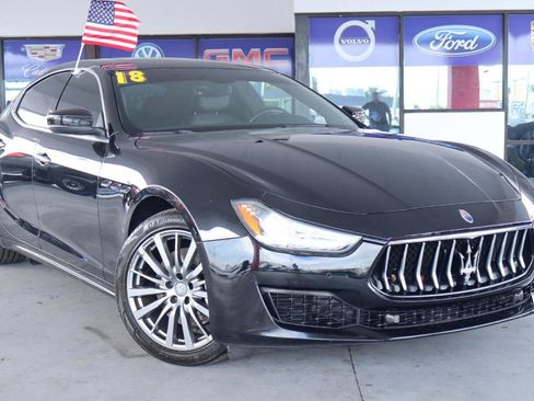Used 2018 Maserati Ghibli RWD image 2