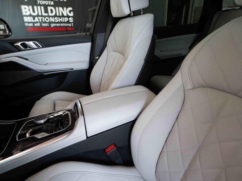 Used 2026 BMW X5 xDrive40i w/ M Sport Package AWD/4WD image 10