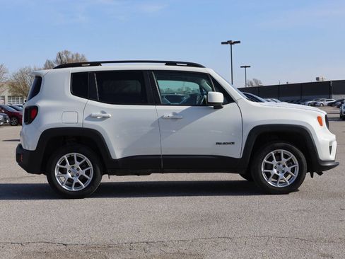 Used 2019 Jeep Renegade Latitude w/ Cold Weather Group image 7