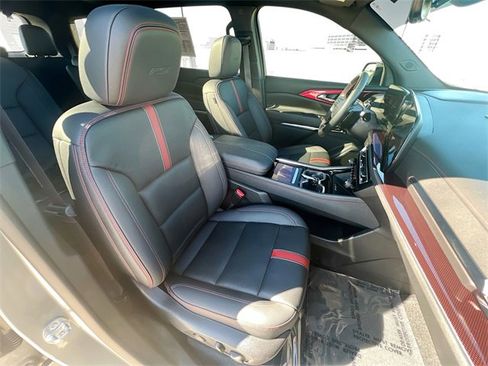 Used 2024 Chevrolet Traverse RS image 29