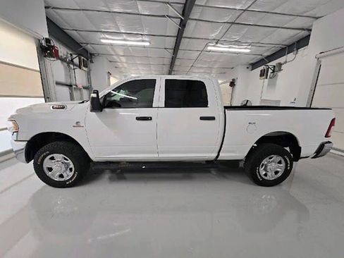 Used 2024 RAM 2500 Tradesman w/ Chrome Appearance Group AWD/4WD image 7