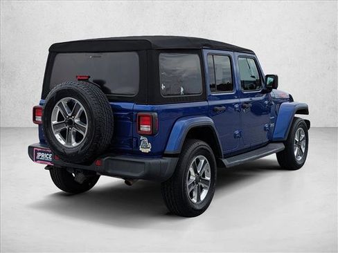 Used 2018 Jeep Wrangler Unlimited Sahara image 5