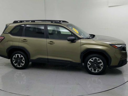 Certified 2025 Subaru Forester Premium AWD/4WD image 12