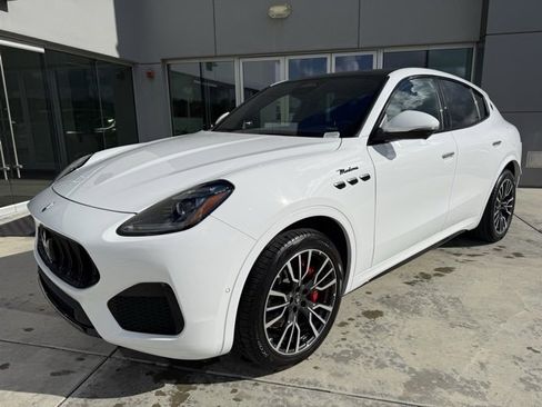 Certified 2023 Maserati Grecale Modena image 8