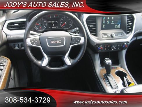 Used 2019 GMC Acadia SLE AWD/4WD image 18