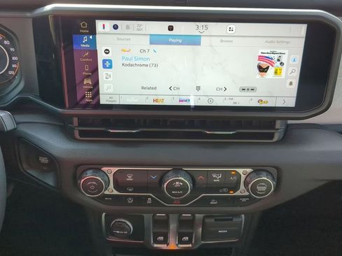 Used 2025 Jeep Wrangler Sport image 22