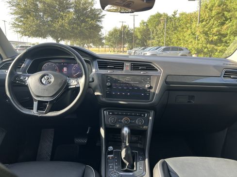 Used 2018 Volkswagen Tiguan SEL Premium AWD/4WD image 26