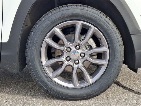 Used 2024 GMC Terrain SLT image 8