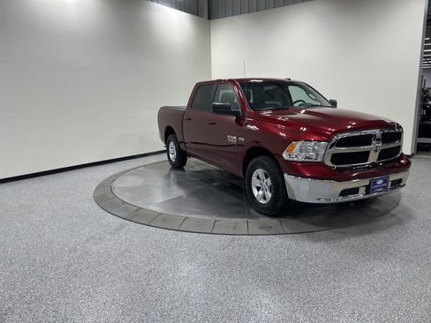 Used 2019 RAM 1500 Classic SLT image 4