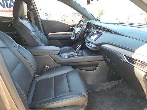 Used 2020 Cadillac XT4 Premium Luxury image 30