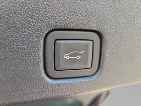 Used 2025 Buick Enclave Sport Touring FWD image 37