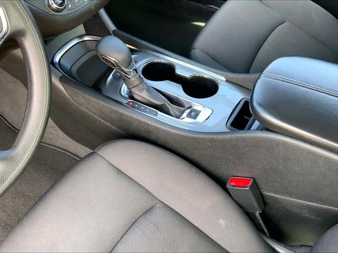 Used 2024 Chevrolet Malibu LT image 17