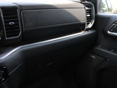 Used 2024 GMC Sierra 1500 SLT w/ SLT Premium Plus Package AWD/4WD image 17
