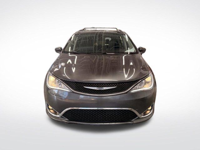 Used 2017 Chrysler Pacifica Touring-L Plus w/ Tire & Wheel Group FWD image 2