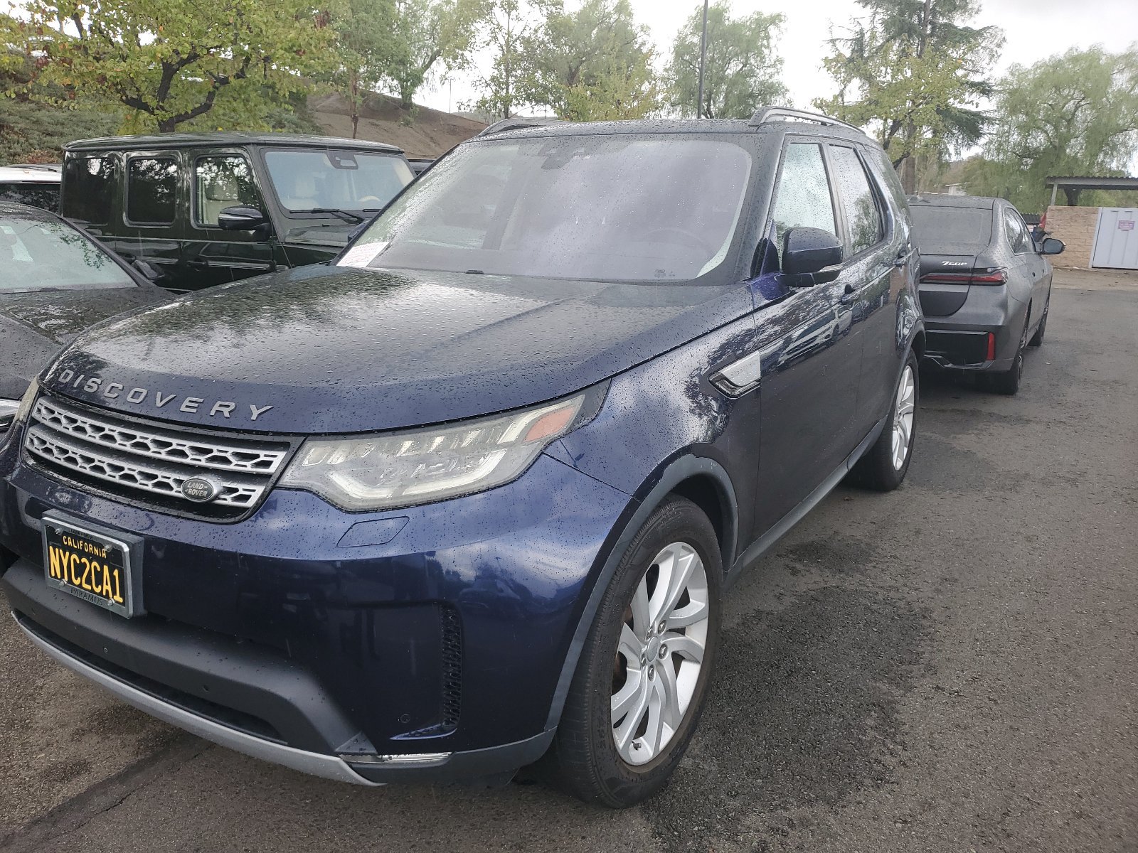 Used 2017 Land Rover Discovery HSE AWD/4WD image 1