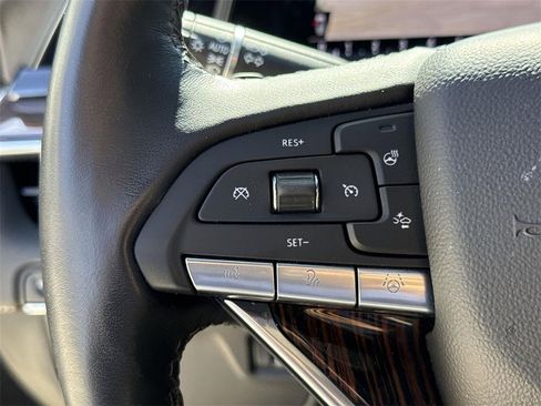 Used 2024 Cadillac Escalade ESV Premium Luxury image 37