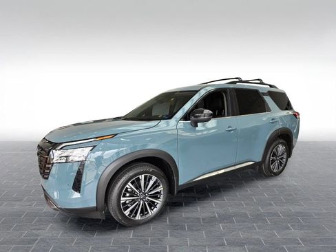 New 2026 Nissan Pathfinder Platinum AWD/4WD image 2