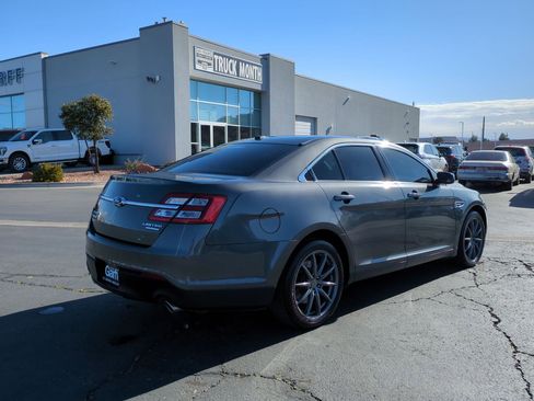 Used 2018 Ford Taurus Limited image 3