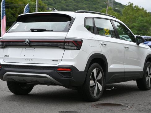 Used 2025 Volkswagen Taos S AWD/4WD image 5