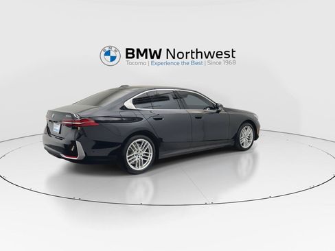 Used 2024 BMW 530i xDrive w/ Executive Package AWD/4WD image 3
