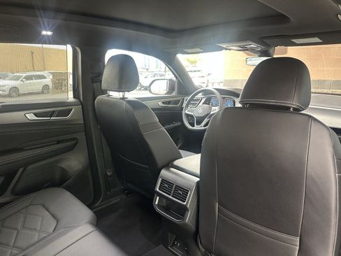 Used 2024 Volkswagen Atlas Cross Sport SE w/ Panoramic Sunroof Package AWD/4WD image 38