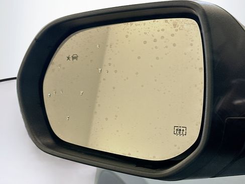 Used 2025 Chevrolet Equinox LT image 16