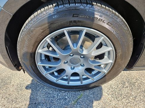 Used 2014 Ford Focus Titanium FWD image 21