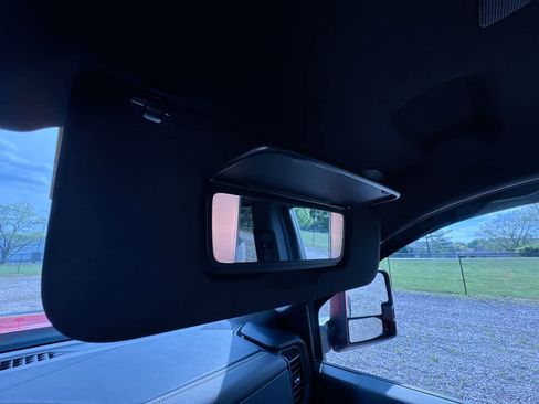 Used 2024 Chevrolet Silverado 2500 ZR2 w/ Technology Package image 33