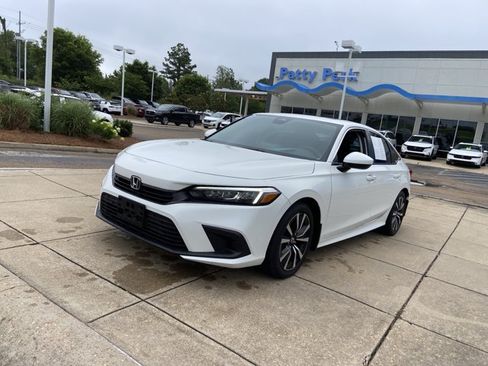 Used 2024 Honda Civic EX image 4