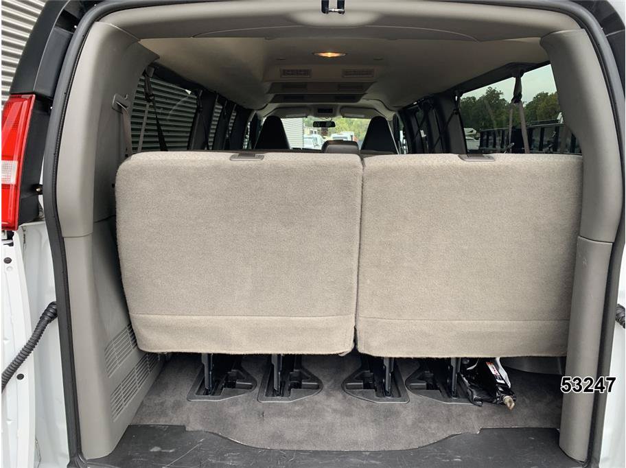Used 2025 Chevrolet Express 3500 LS RWD image 9
