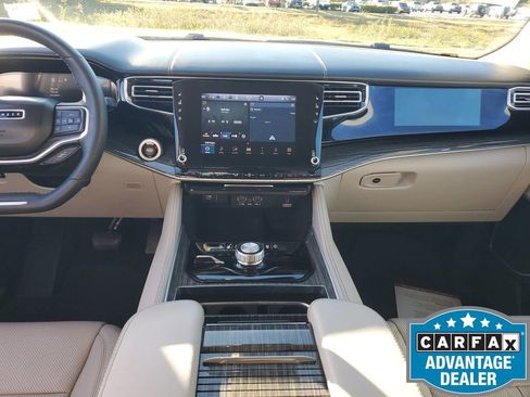 Used 2022 Jeep Wagoneer Series II image 11