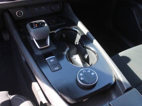 Used 2023 Nissan Rogue S image 20