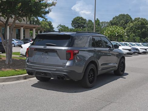 Used 2022 Ford Explorer ST w/ Equipment Group 401A AWD/4WD image 4