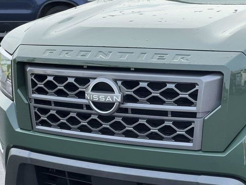Used 2024 Nissan Frontier SV w/ Technology Package AWD/4WD image 6