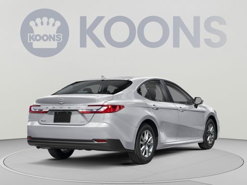 Used 2025 Toyota Camry LE w/ Convenience Package AWD/4WD image 2
