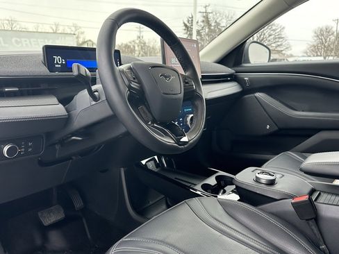 Used 2021 Ford Mustang Mach-E Premium image 8