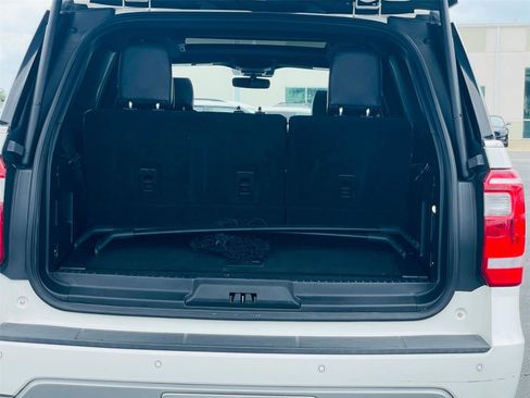 Used 2020 Ford Expedition XLT w/ Equipment Group 202A AWD/4WD image 30