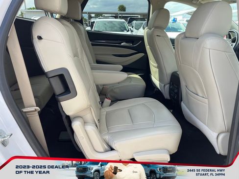 Used 2019 Buick Enclave Premium w/ Experience Buick Package image 18