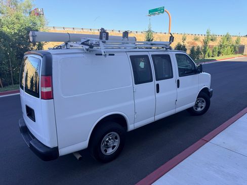 Used 2015 Chevrolet Express 2500 RWD image 37