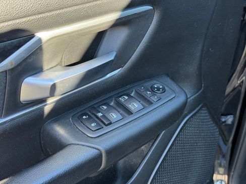 Used 2019 RAM 1500 Big Horn AWD/4WD image 12