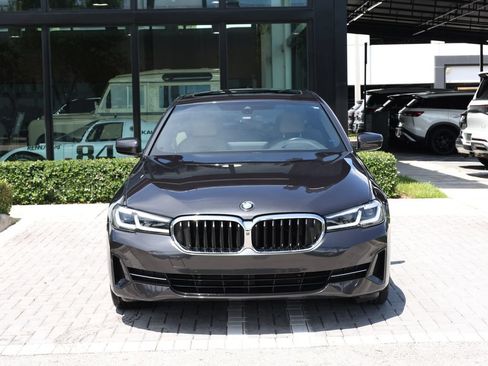 Used 2021 BMW 530i xDrive AWD/4WD image 3