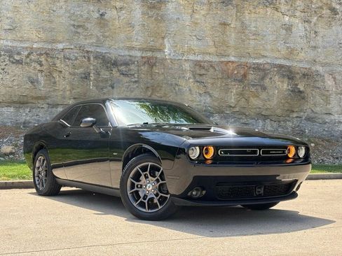 Used 2018 Dodge Challenger GT w/ Technology Group image 2