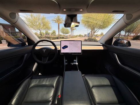 Used 2021 Tesla Model Y Long Range AWD/4WD image 11