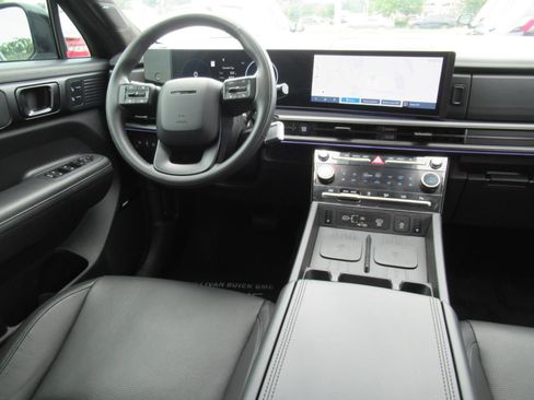 Used 2024 Hyundai Santa Fe Calligraphy FWD image 13