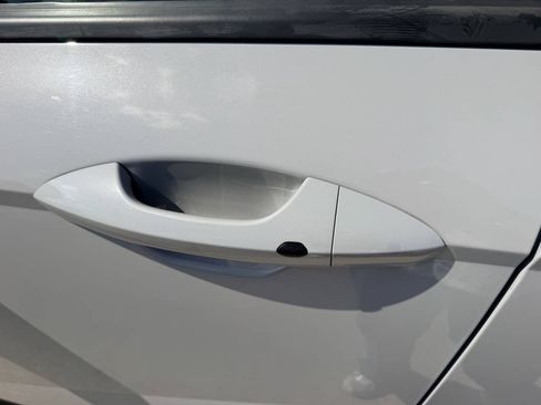 Used 2025 Hyundai Kona SEL FWD image 29