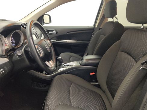 Used 2019 Dodge Journey SE w/ Connectivity Group FWD image 17