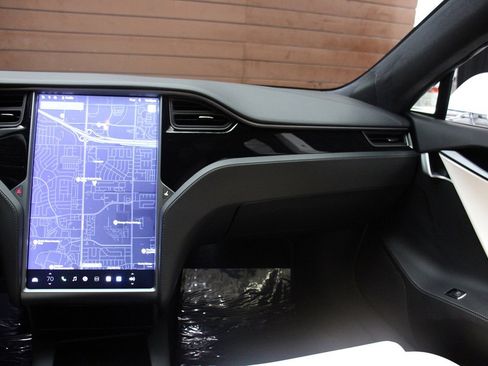 Used 2020 Tesla Model S AWD image 40