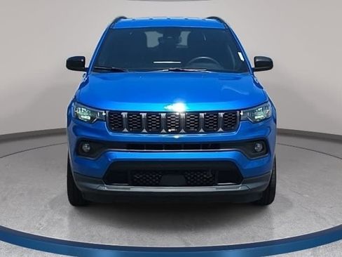 Used 2024 Jeep Compass Latitude AWD/4WD image 2
