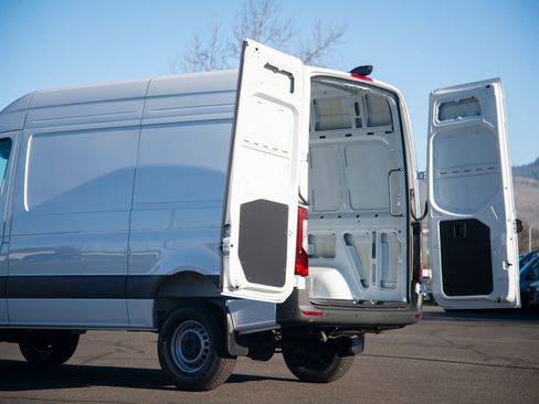 New 2026 Mercedes-Benz Sprinter 2500 image 10