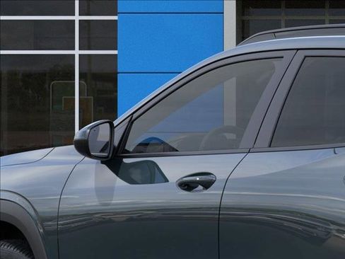 New 2025 Chevrolet Trax LT w/ Driver Confidence Package image 12